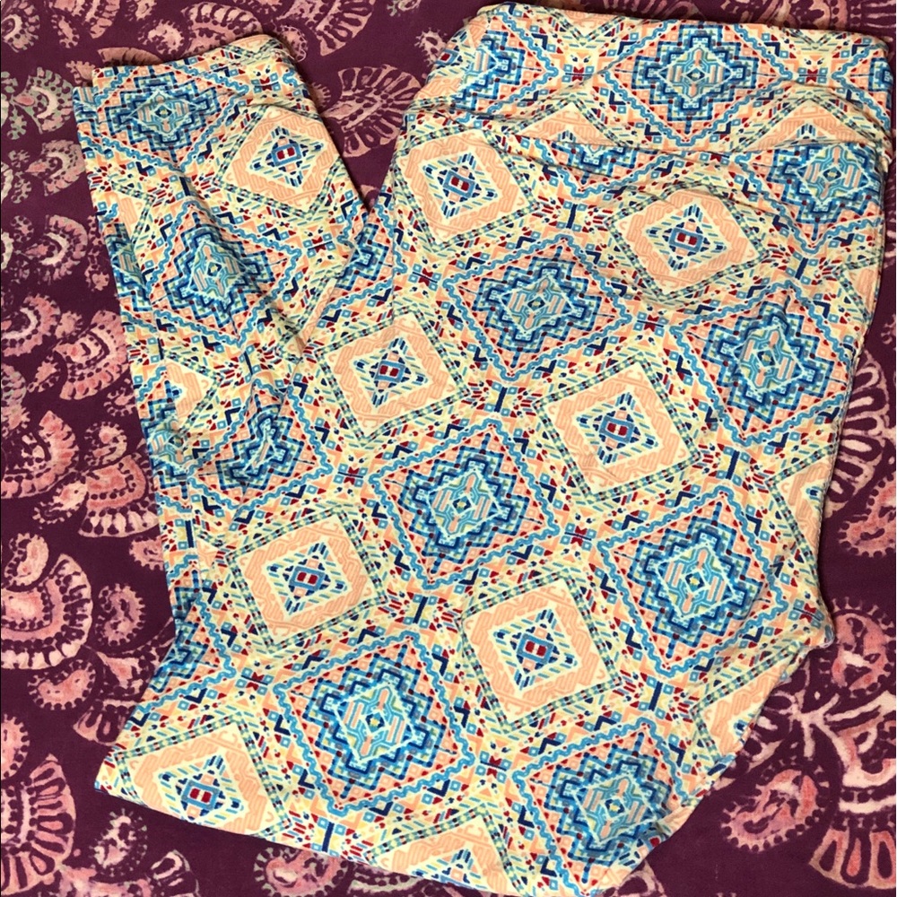 LuLaRoe TC Leggings worm once